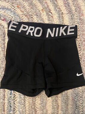 Nike Pro Black Women's Athletic Shorts with Branded Waistband